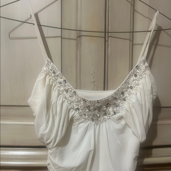 Elegant BCBG Max Azria Dress with Swarovski Crystal Appliqué - Picture 1 of 9